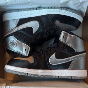 New Jordan 1 Retro High OG Satin Shadow (TD). Sz.9c. Original box